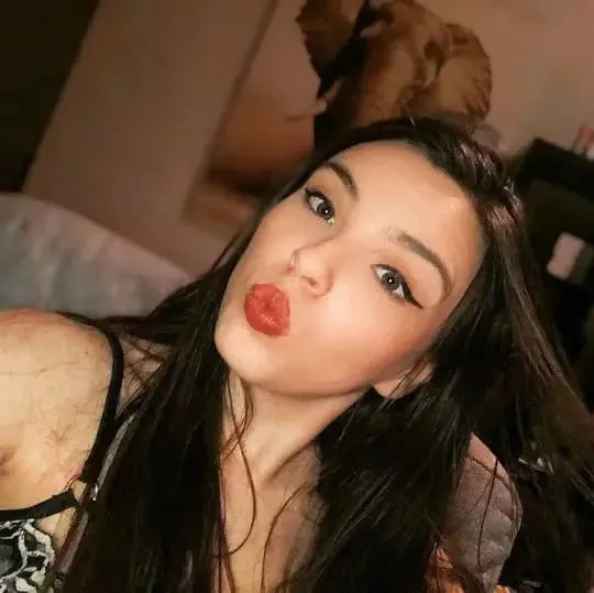 Léna, 20 ans — rencontre libertine à Le Petit-Quevilly
