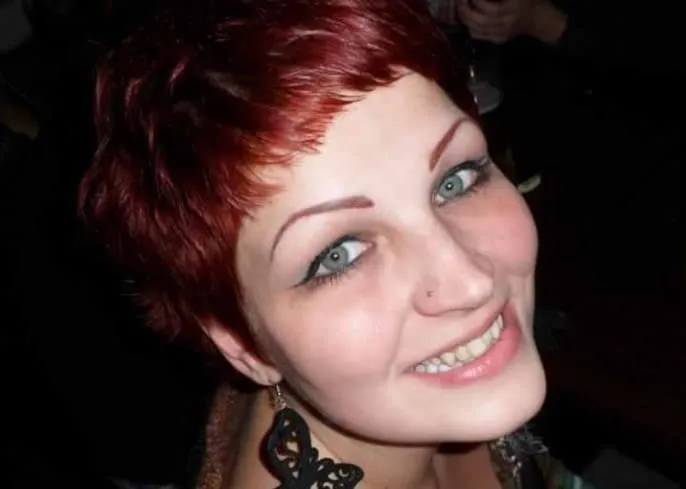 Ariane, 22 ans — rencontre libertine à La Chapelle-Saint-Mesmin