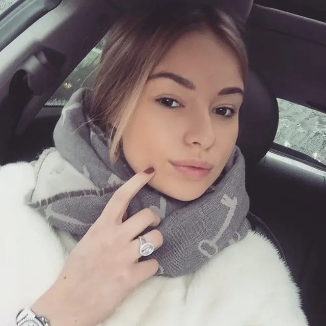 Manel, 27 ans — rencontre libertine à Chelles