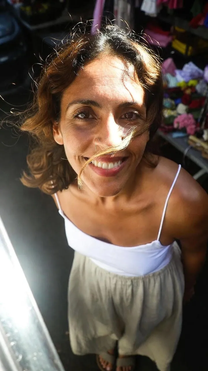 Naïma, 22 ans — rencontre libertine à Saint-Pierre