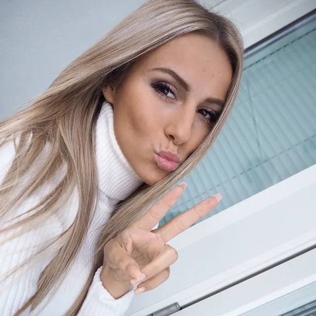 Lyna, 26 ans — rencontre libertine à Auch