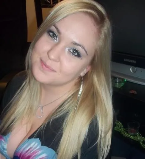 Nadia, 34 ans — rencontre libertine à Pau