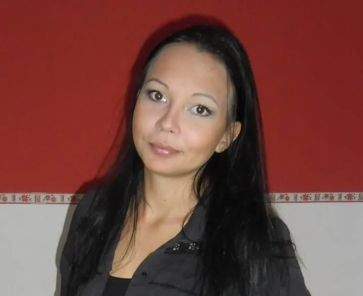 Hajar, 32 ans — rencontre libertine à Amiens