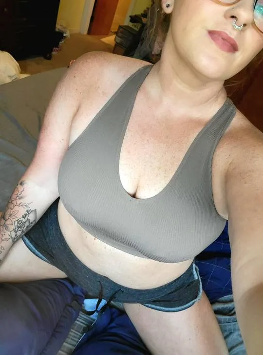Nawal, 42 ans — rencontre libertine à Loudéac
