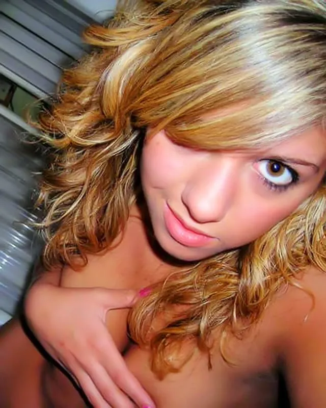 Tessa, 19 ans — rencontre libertine à Sainte-Luce